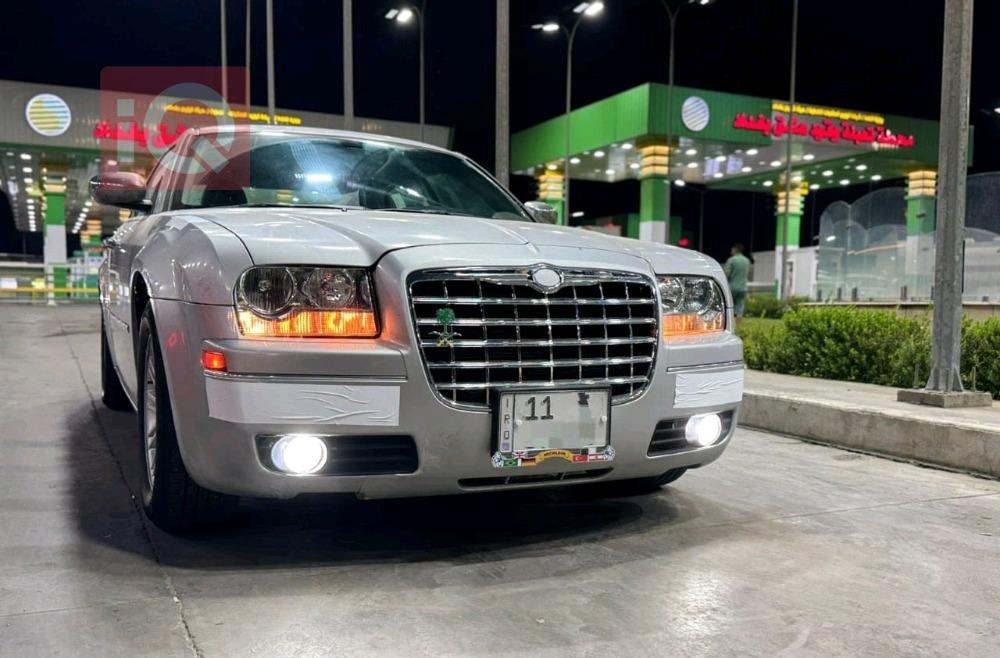 کرایسلەر 300